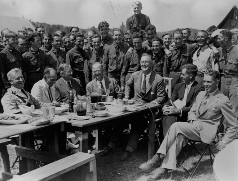 How many men worked in the Civilian Conservation Corps in 1933?