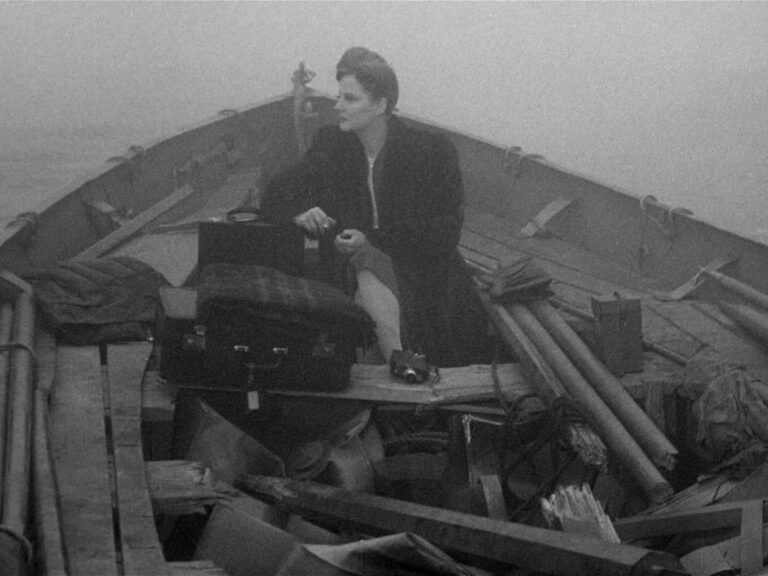 How many people were in the lifeboat in the movie Lifeboat (1943)?
