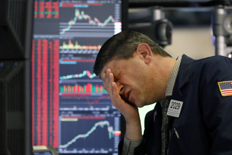 How many points did the Dow Jones industrial average fall in the Stock Market Crash of 1987?