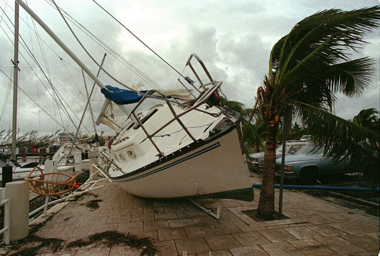 How strong were the winds of Hurricane Andrew in 1992?