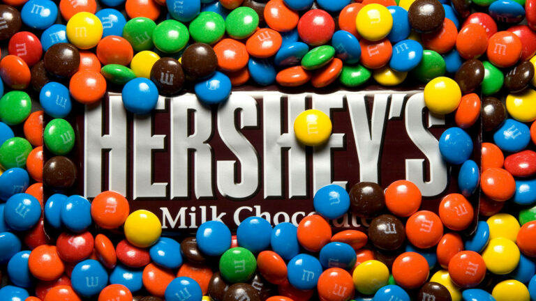 Were red M&M’s ever made with a carcinogenic dye?