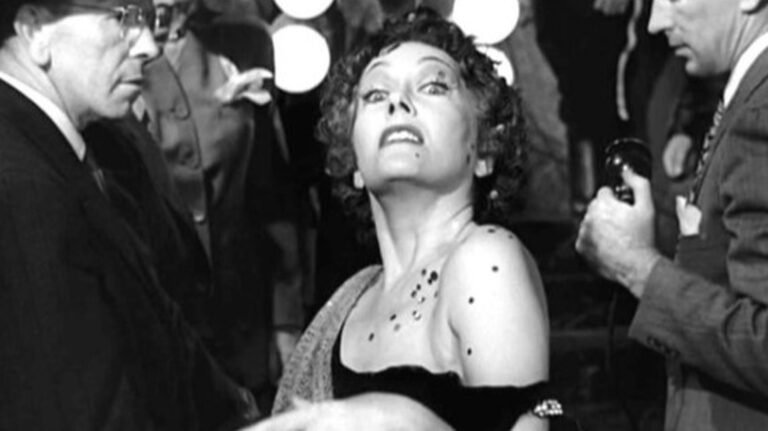 What are the opening lines of Sunset Boulevard (1950)?