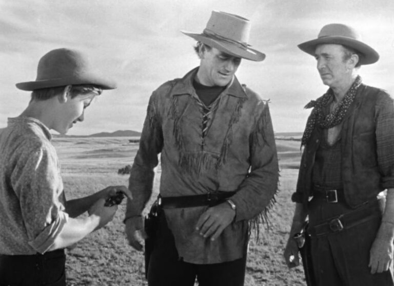 What is the brand that Tom Dunson (John Wayne) draws at the end of Red River (1948)?