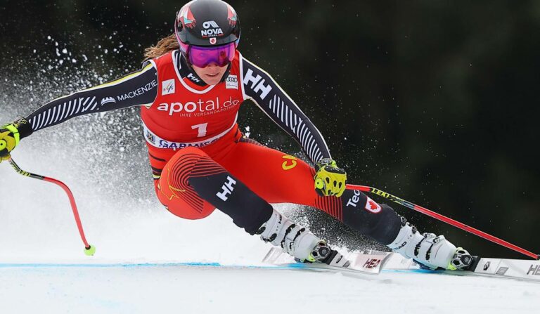 What is the fastest speed recorded for a male downhill skier?