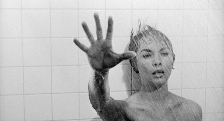 What is the name of the female character killed by Norman Bates (Anthony Perkins) in Psycho (1960)?
