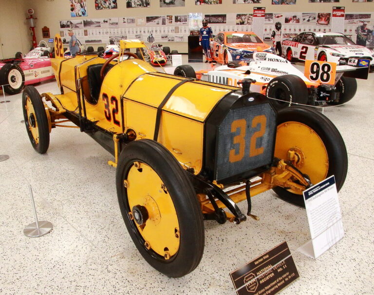 What kind of car won the first Indianapolis 500?
