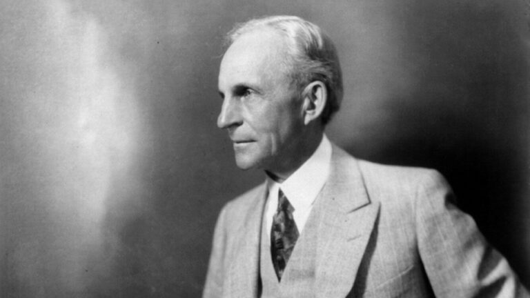 When did Henry Ford found the Ford Motor Company?