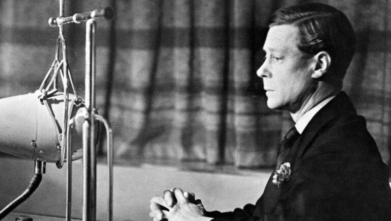 When did King Edward VIII abdicate or give up his throne?