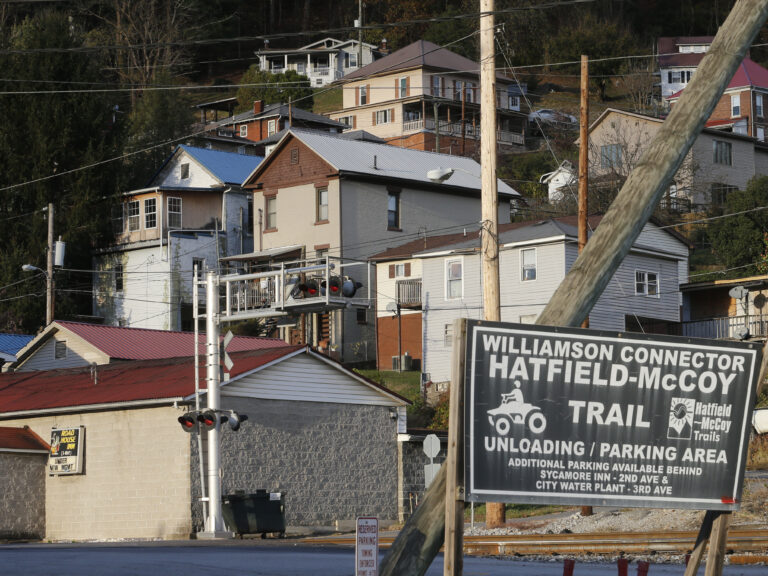Where did the Hatfields and McCoys live?