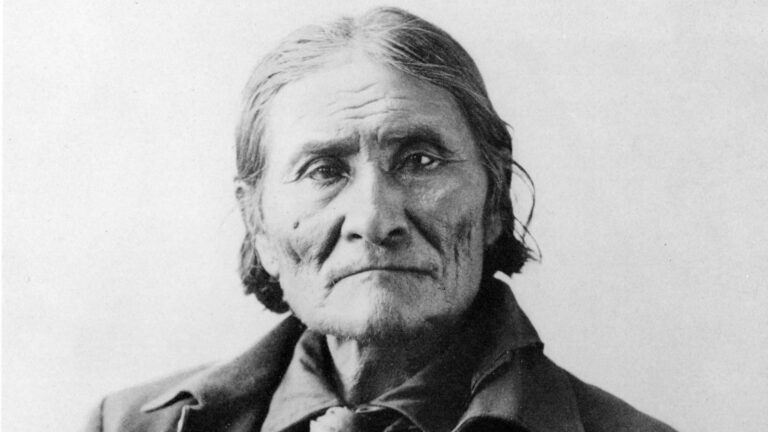 Who captured Geronimo in 1886?
