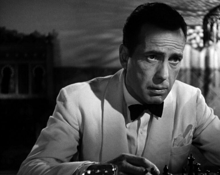 Who is credited with the screenplay for Casablanca (1942)?