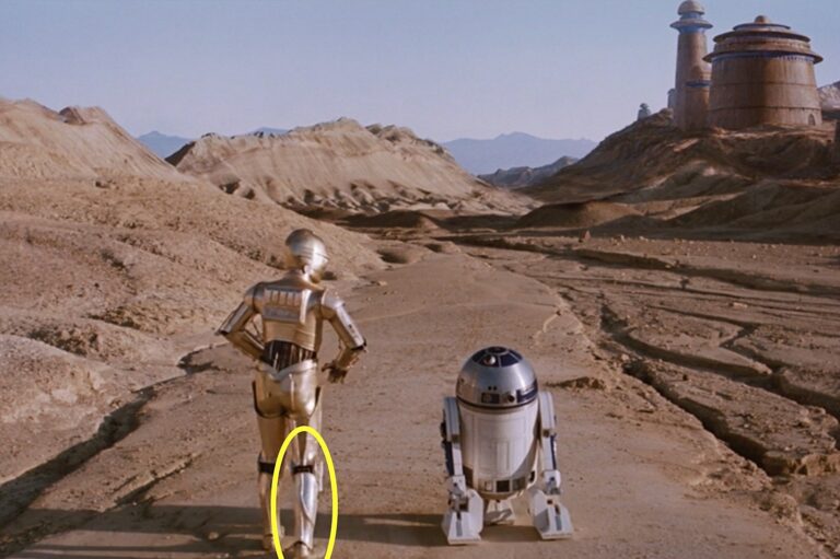 Who played C-3P0 and R2-D2 in Star Wars (1977)?